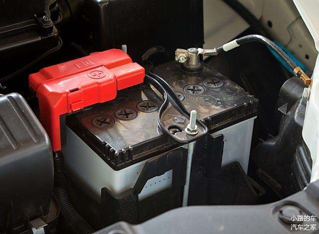 道路救援车没电怎么收费_救援搭电服务_汽车没电了找哪里救援