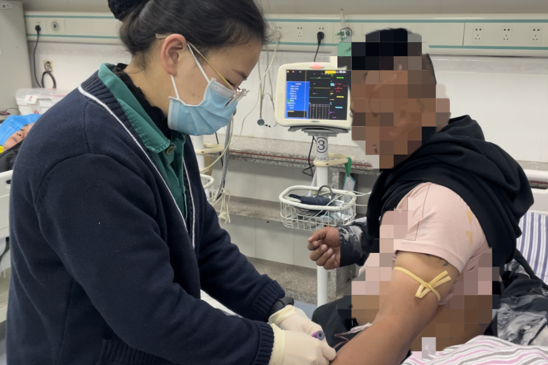 高速没油了送油电话_在高速上有送油服务的电话吗_高速送油服务电话送油